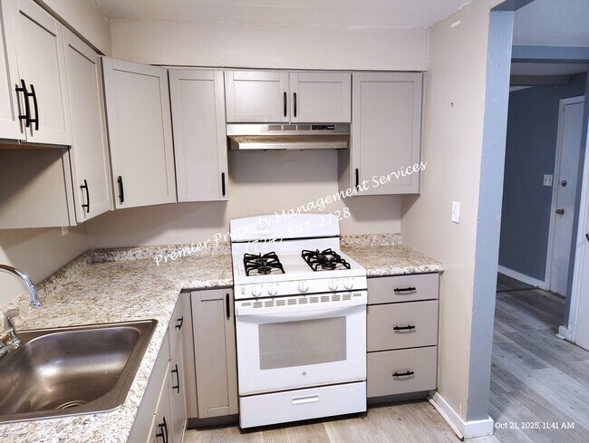 Building Photo - 2051 Broadhead Fording Rd