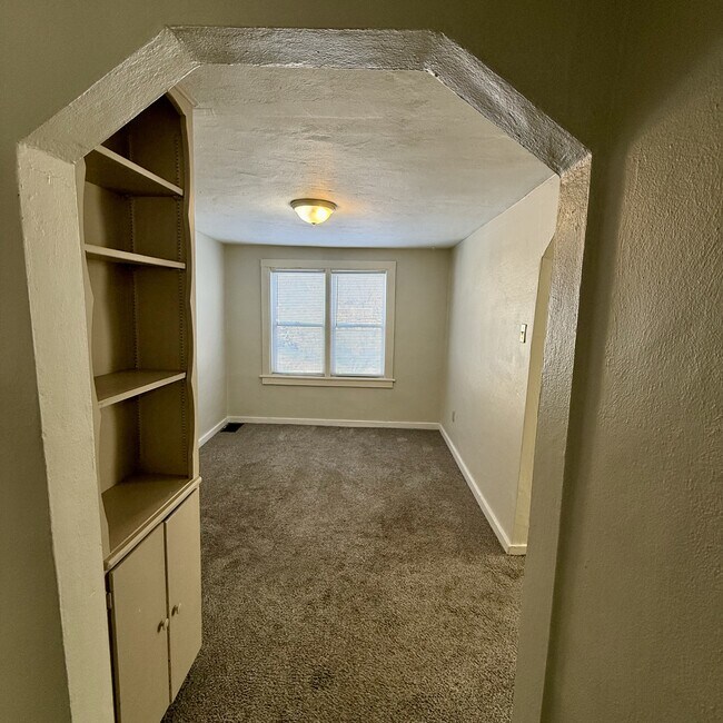 Building Photo - 338 La Motte Ln