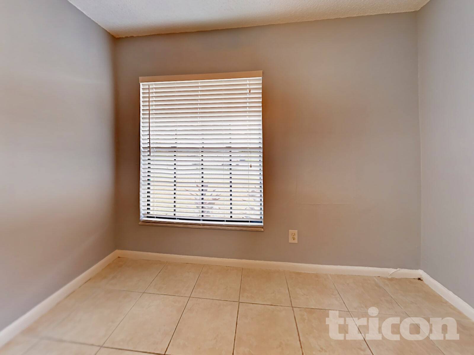 Building Photo - 603 Ephrata Dr