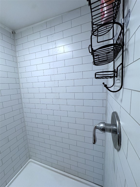 Building Photo - 112 Broad Ave