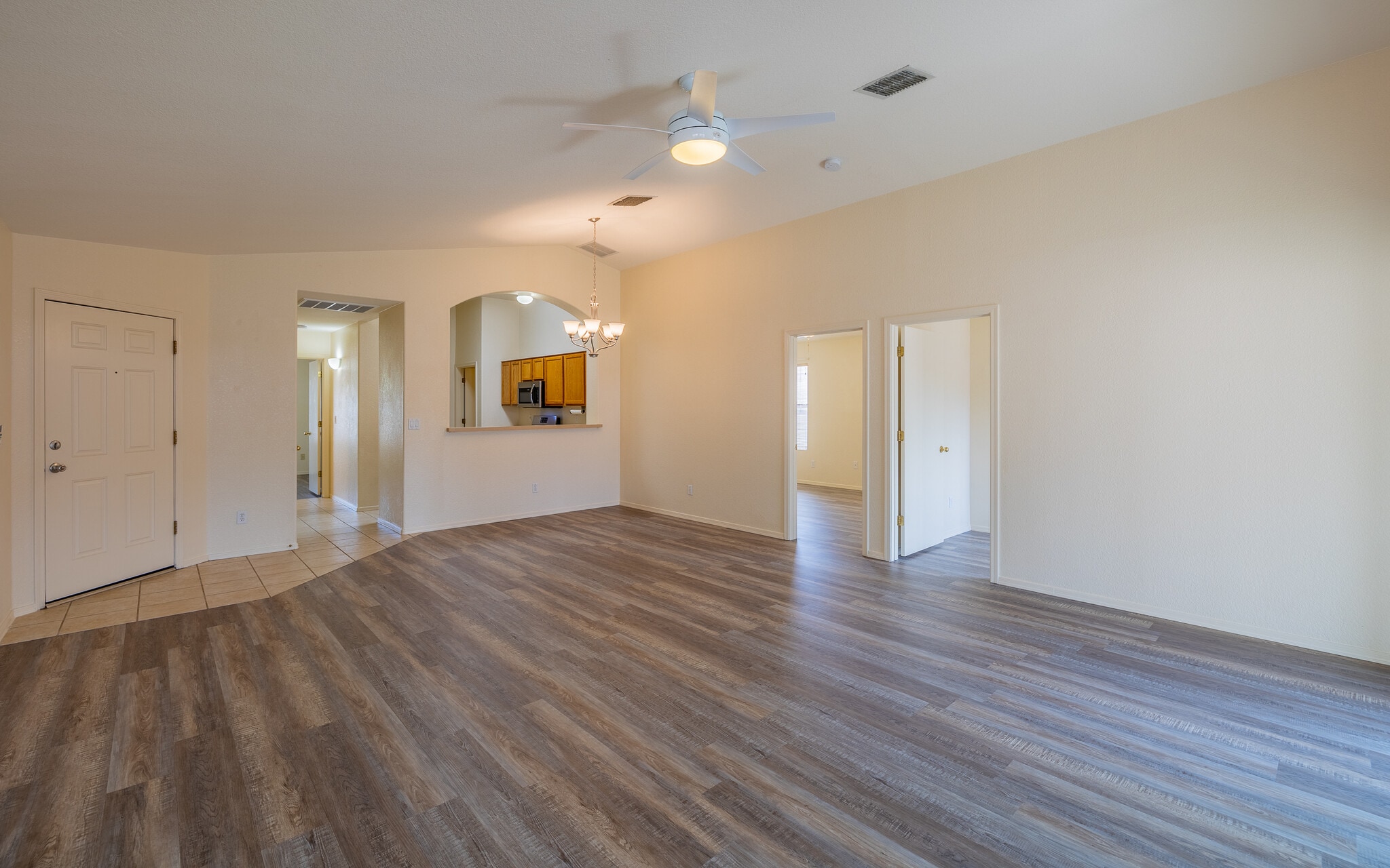 Great Room - 10397 E Rose Hill St