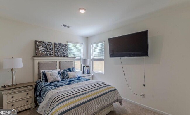 Building Photo - 367 Noblewood Dr