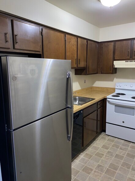 Building Photo - 1022 Gum Pl