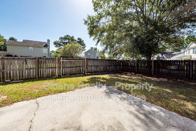 Building Photo - 5161 Eastway St