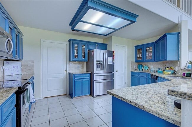 Building Photo - 14126 River Rock Dr