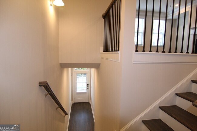Building Photo - 1329 Rosen Rd