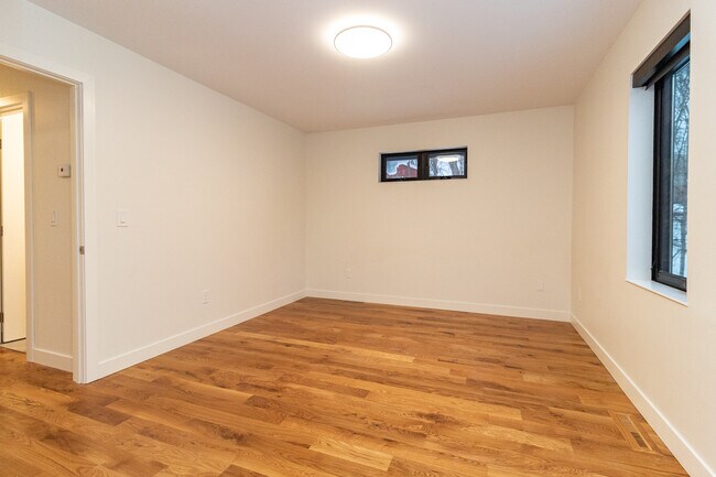 Master bedroom - 5590 Harding Ln