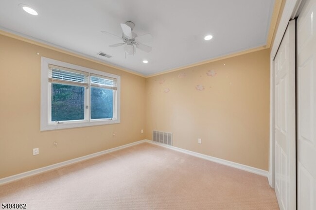 Building Photo - 19 Lea Pl