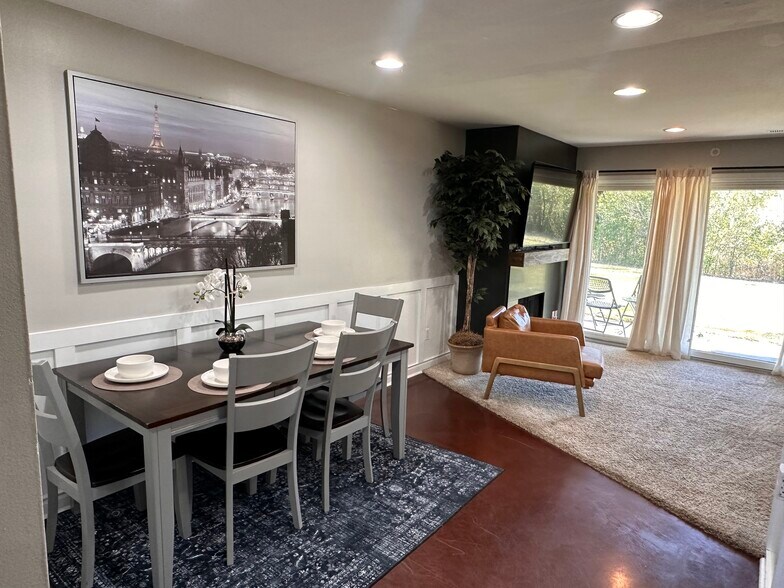 Building Photo - 2777 Davison Ave