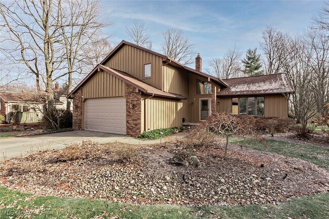 Building Photo - 6235 Sunnywood Dr