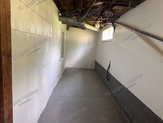 Building Photo - 1217 Fleming Dr