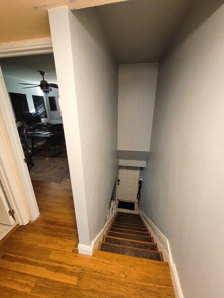 Building Photo - 4617 NW 9th Dr