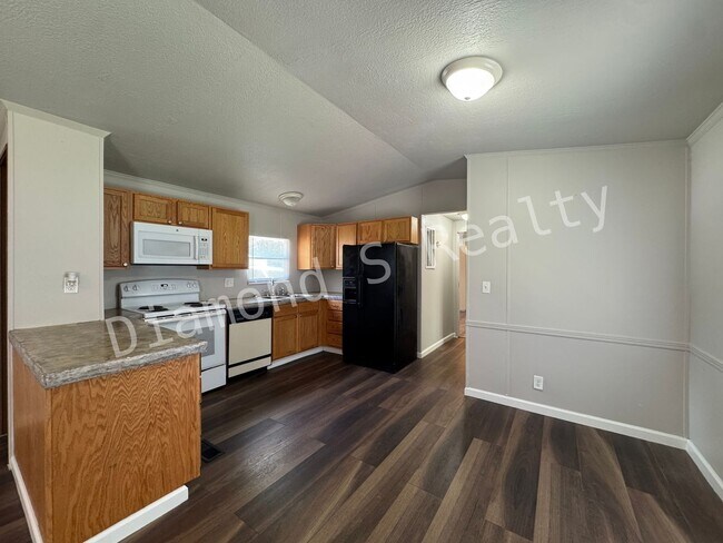 Building Photo - Nice & Clean Mobile Home for Lease!