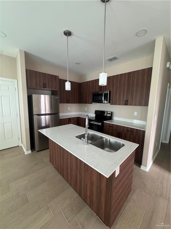 Building Photo - 16 W Driftwood St