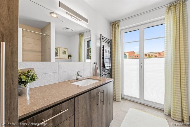 Building Photo - 284 Eliot St