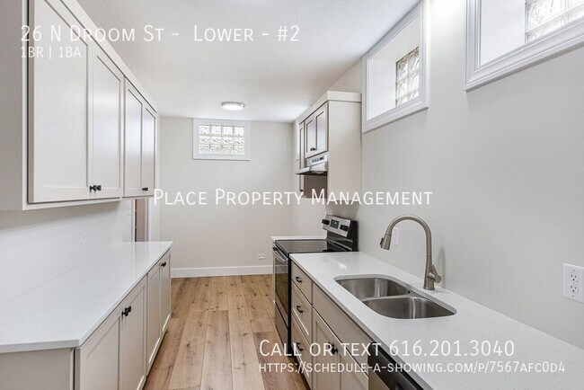 Building Photo - 26 N Droom St