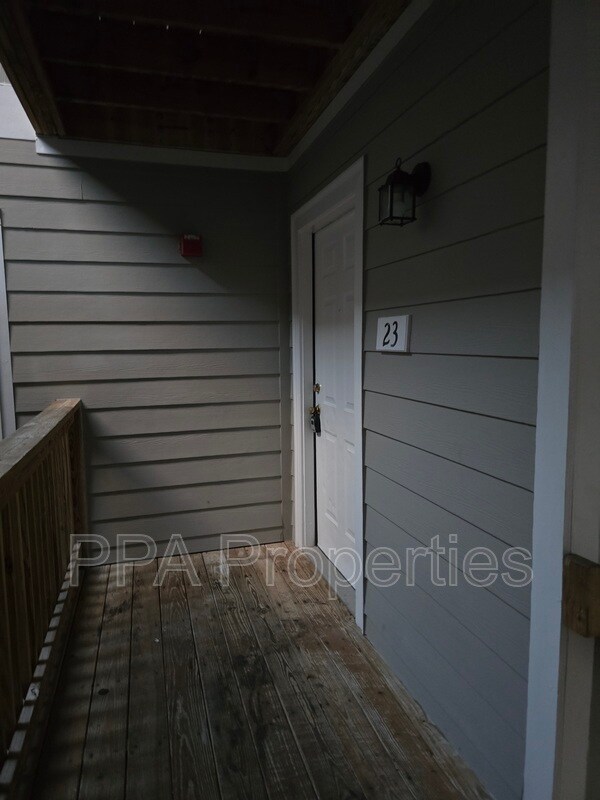 Building Photo - 929 Morreene Rd