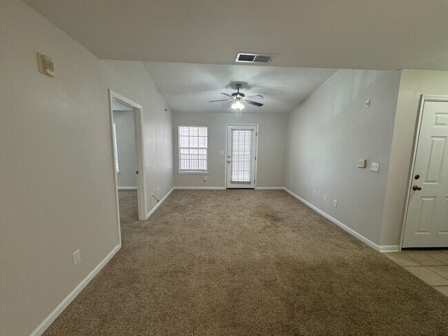 Building Photo - Gated Community - 1 Bedroom minutes to Amelia Island