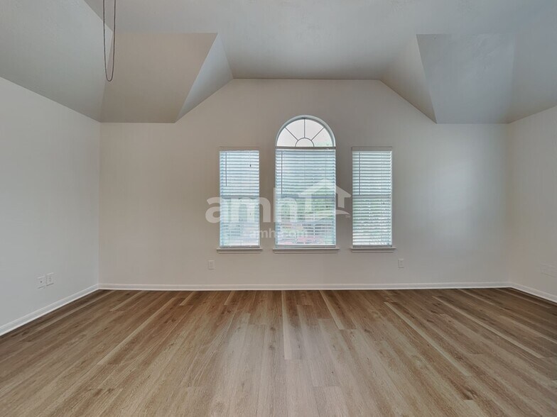 Building Photo - 6630 Rusty Ridge Ln