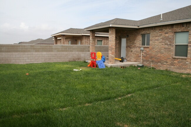 Building Photo - IMPRESSIVE HOME IN NEW SUBDIVISION NEAR HO...