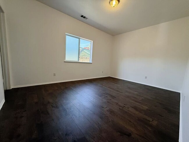 Building Photo - 13124 2nd St
