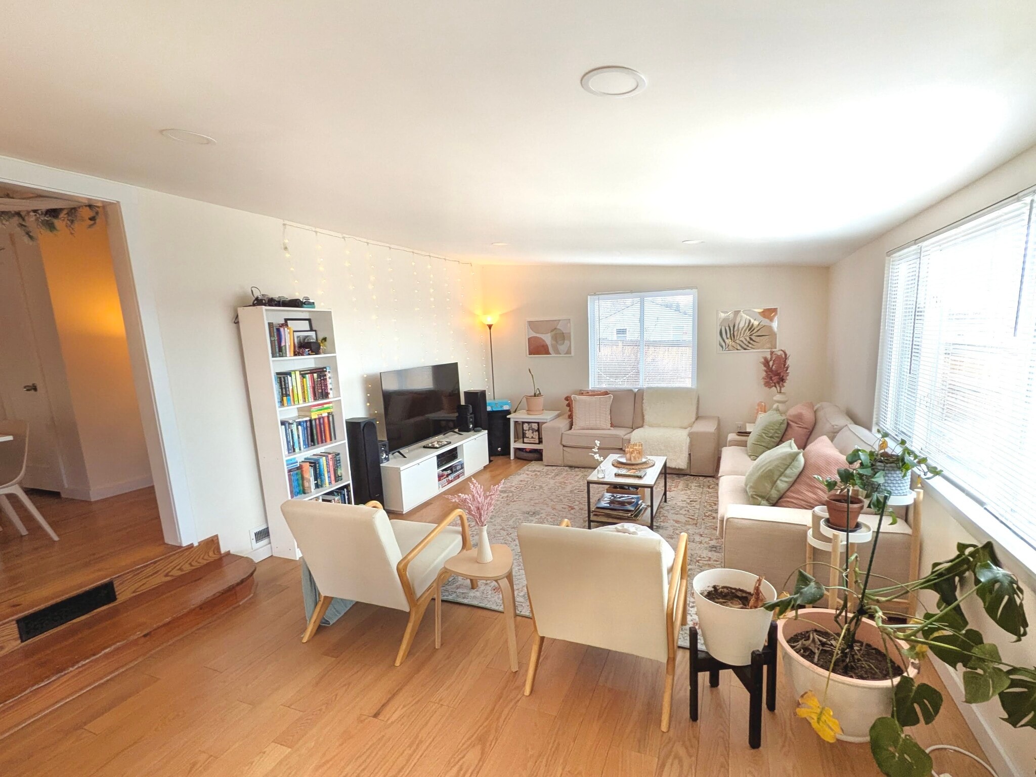 Building Photo - 850 S Osage St