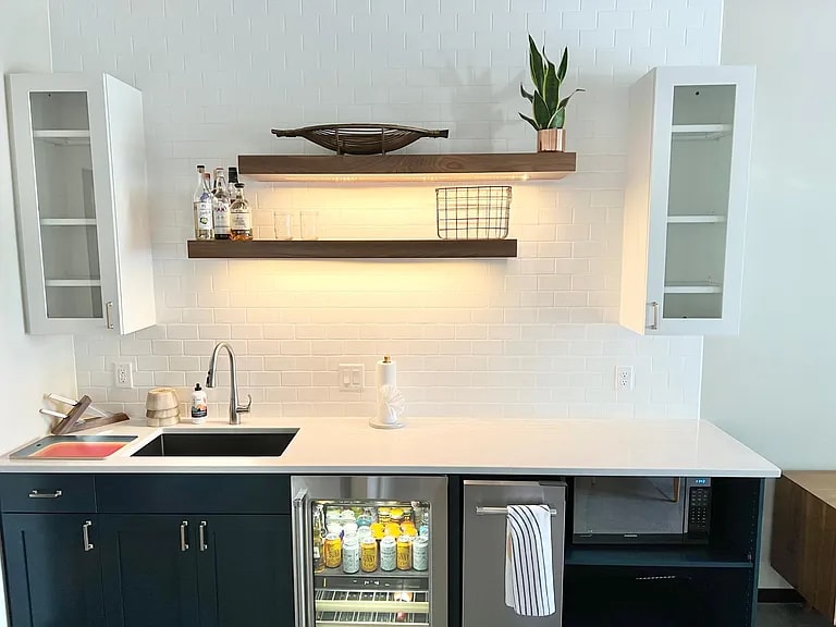 Building Photo - 815 E Mifflin St