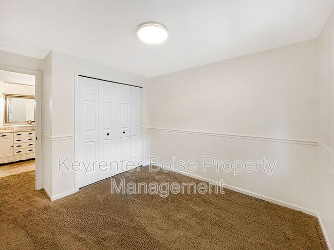 Building Photo - 6503 W Baron Dr