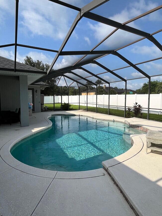 Building Photo - 1895 Orangewood Ct