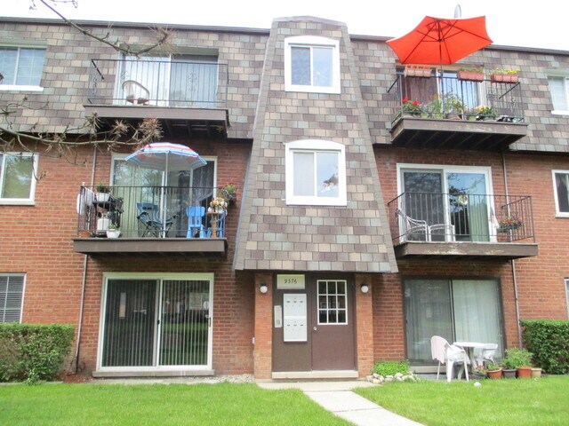 Building Photo - 9376 Bay Colony Dr