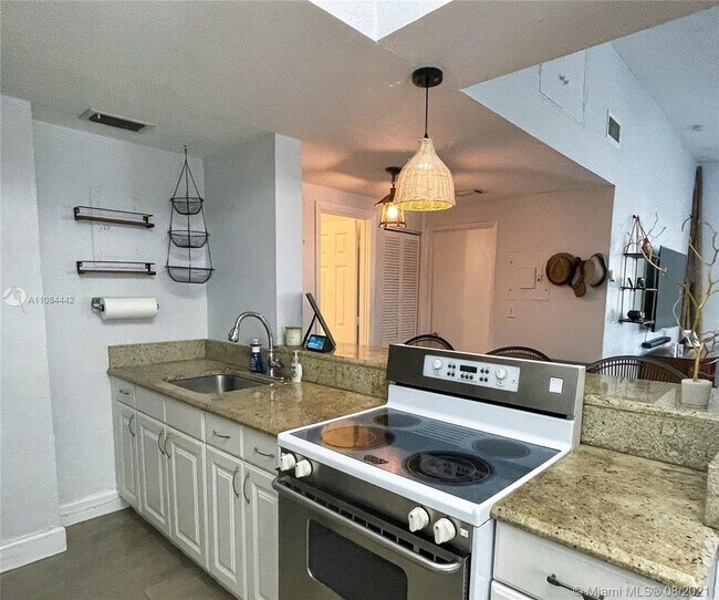 Building Photo - 1501 NW 7th Terrace