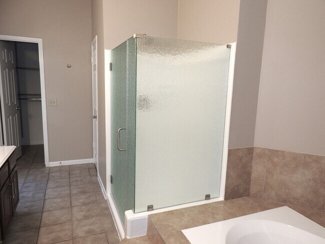 Building Photo - 3015 Cotter Lake Cir