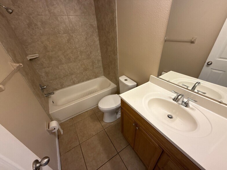 Building Photo - 2555 E Marco Ct