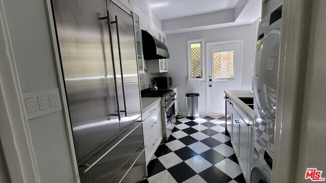 Building Photo - 1326 Londonderry View Dr