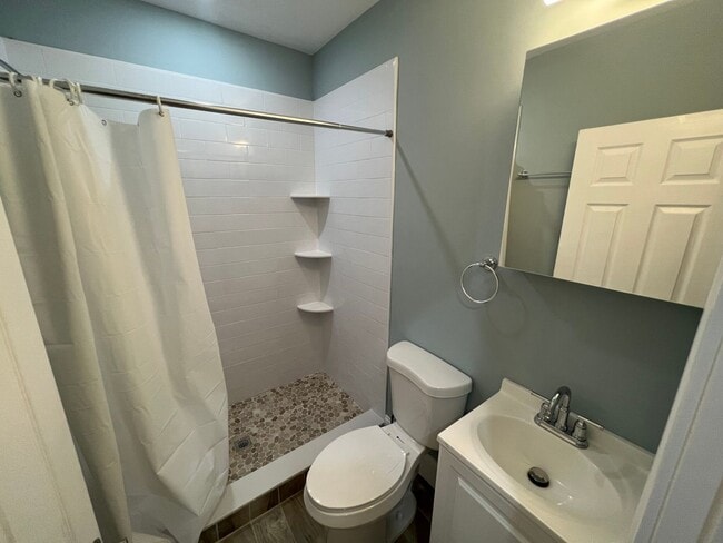 Building Photo - Huge updated 4 bed unit near Union Sq in S...