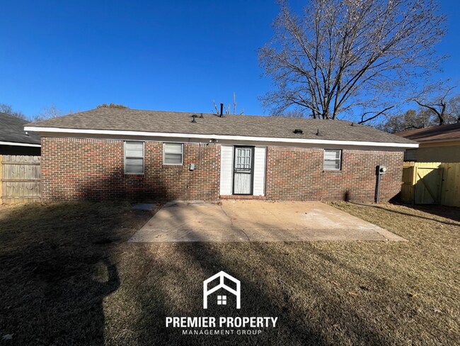 Building Photo - 211 Burwood Dr