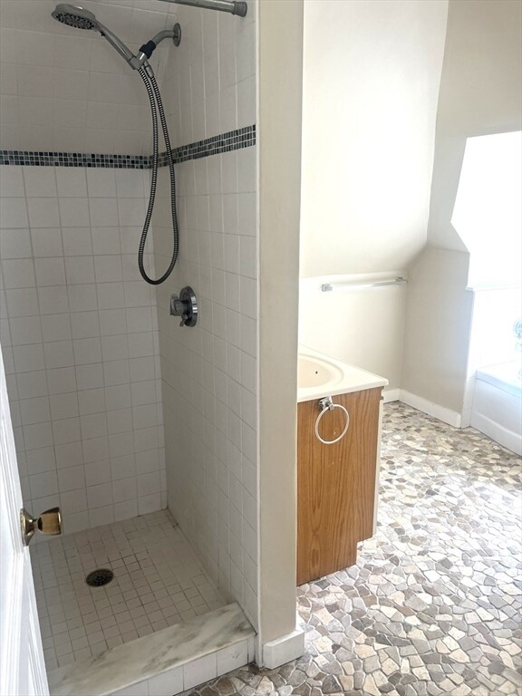 Building Photo - 147 Lake Ave