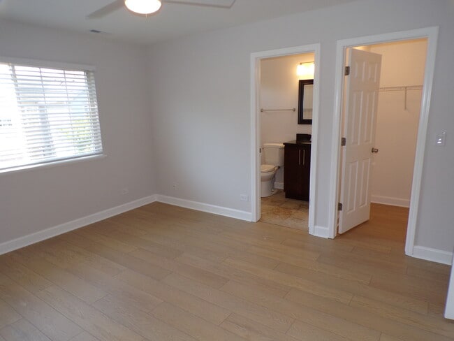 Building Photo - 3364 Blue Ridge Dr