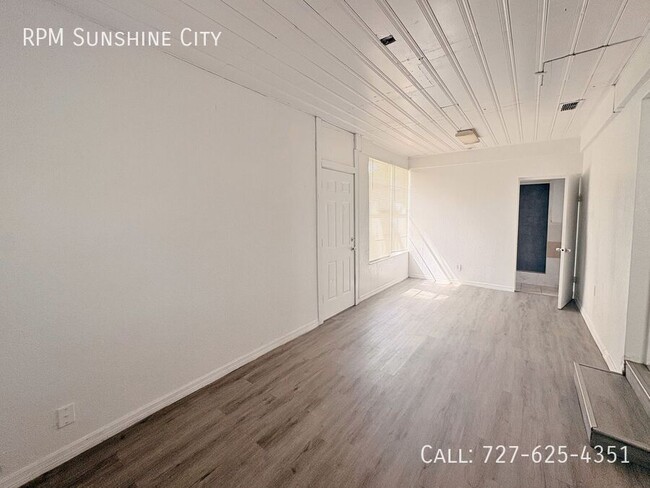 Building Photo - 3106 Orient Rd