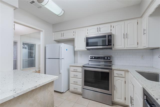 Building Photo - 9142 Emberglow Ln