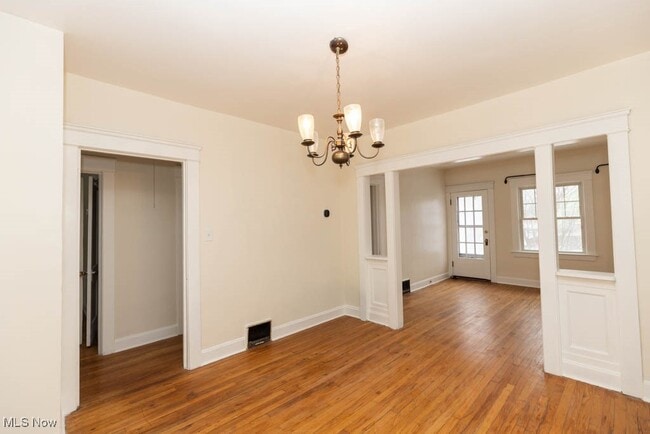 Building Photo - 1598 Alameda Ave