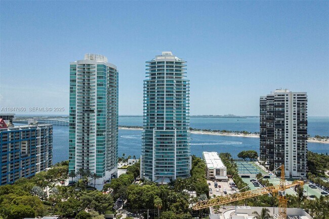 Building Photo - 2127 Brickell Ave