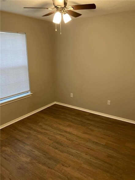 Building Photo - 1227 S Camellia Ln
