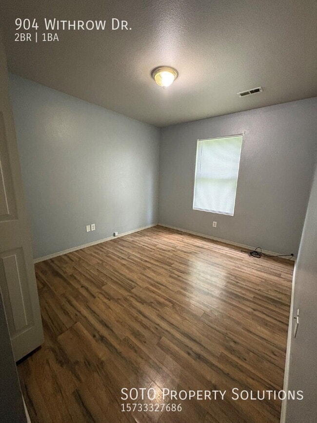 Building Photo - 904 Withrow Dr
