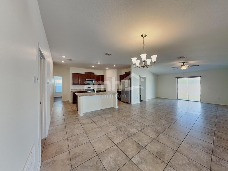 Building Photo - 10435 Carloway Hills Dr