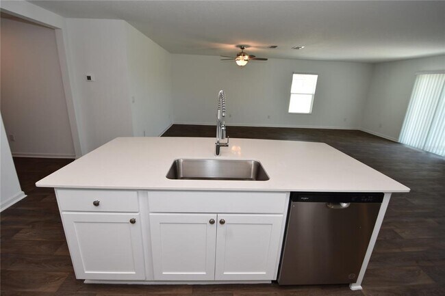 Building Photo - 9 Springwood Dr