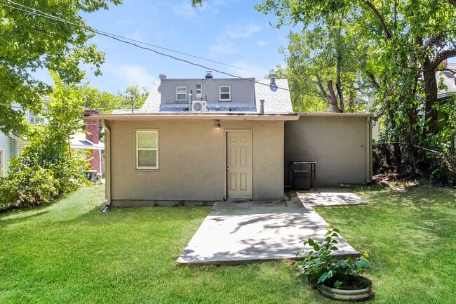 Building Photo - 3810 E 53rd Terrace