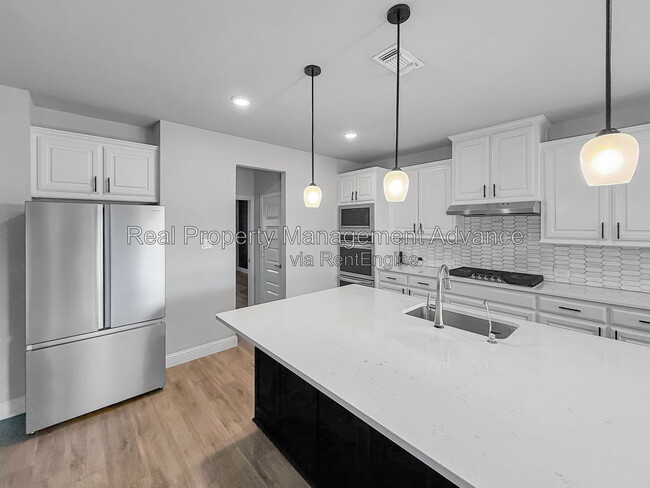 Building Photo - 308 Winding Creek Ln