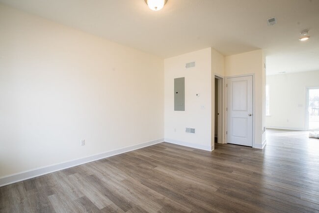 Building Photo - 3 Bedroom Duplexes