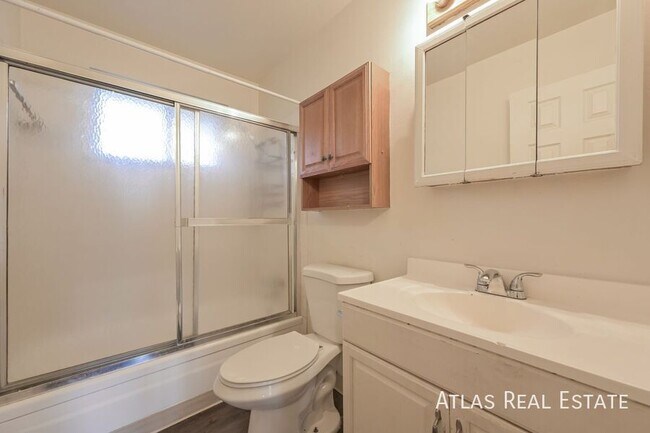 Building Photo - 681 Fraser St